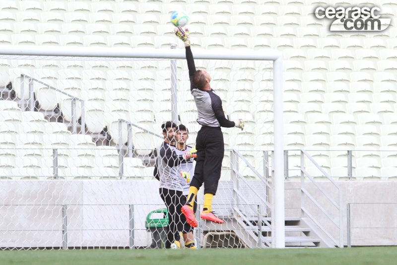[15-10] Treino coletivo - Castelão - 19