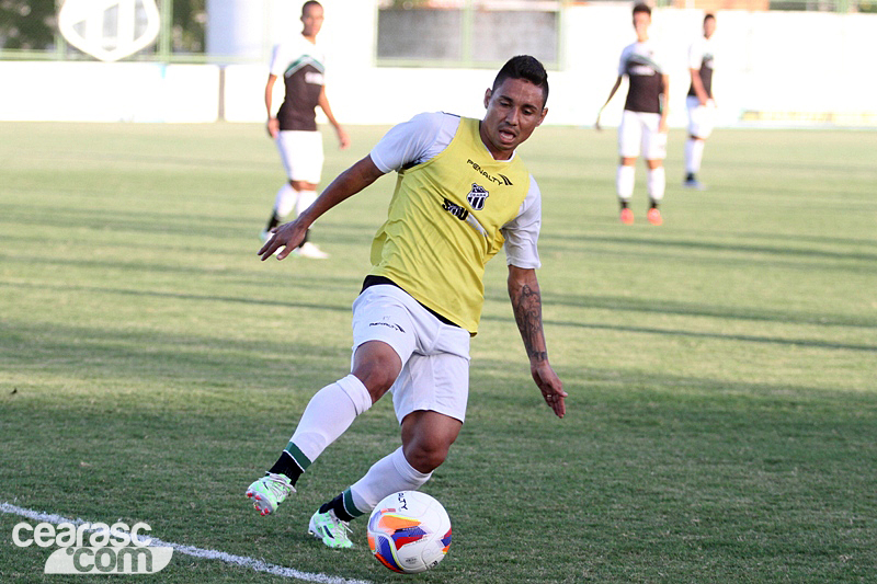 [16-06] Treino de passes e finalizações - 9