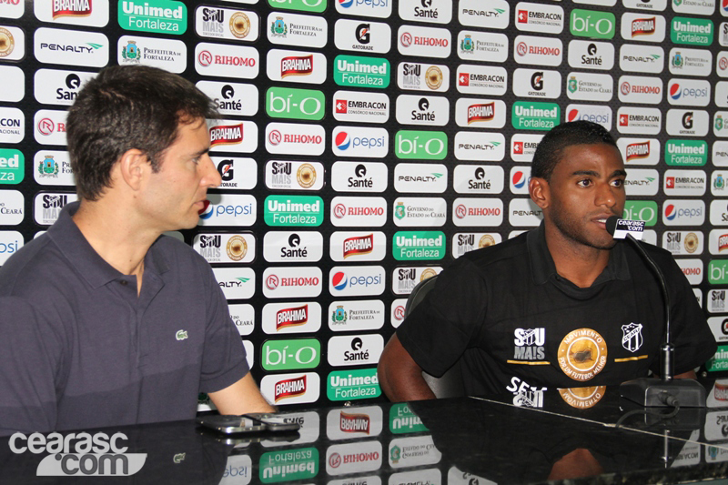 [25-06] Apresentação de Rychely - 2