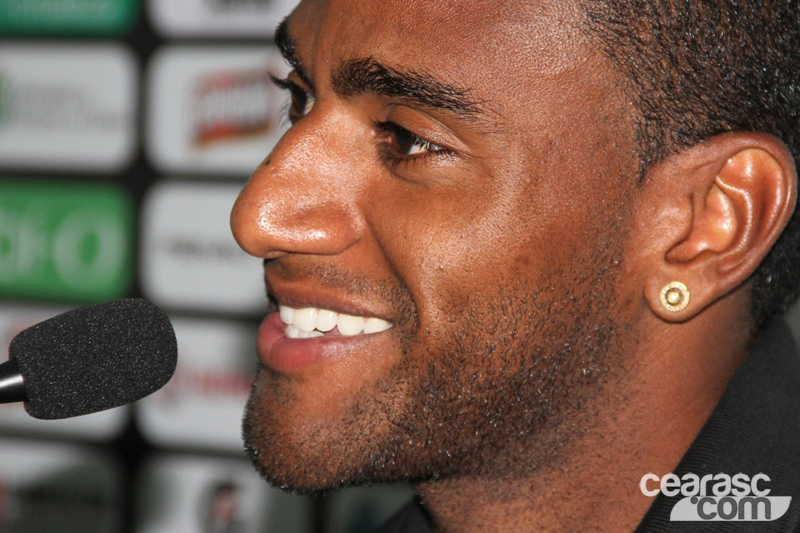 [25-06] Apresentação de Rychely - 5