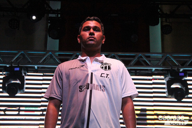 [26-02] Lançamento dos uniformes 2015 - Desfile - 5