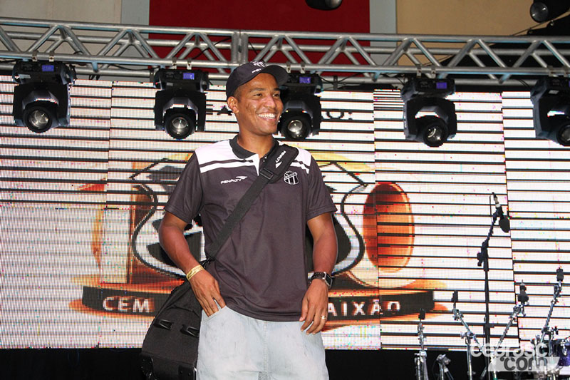 [26-02] Lançamento dos uniformes 2015 - Desfile - 6