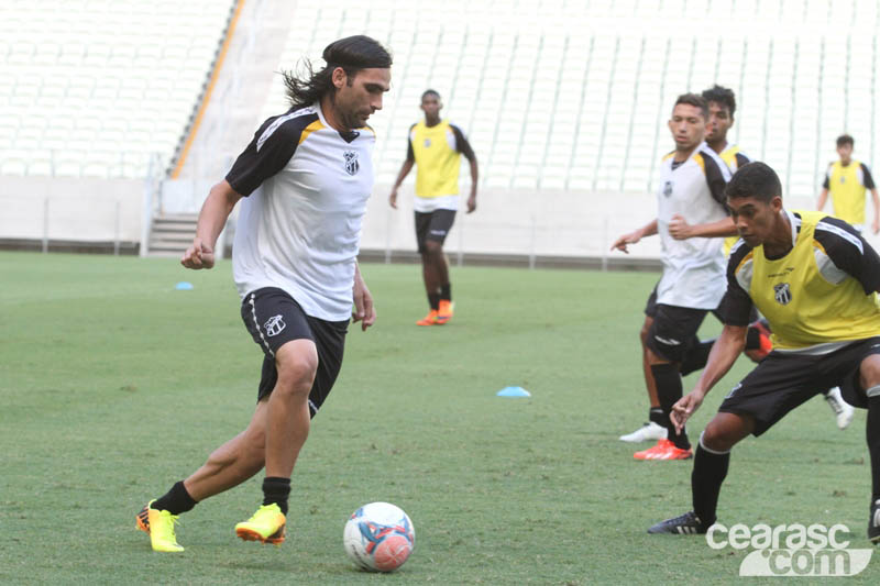 [05-08] Treino técnico + tático - Castelão - 10