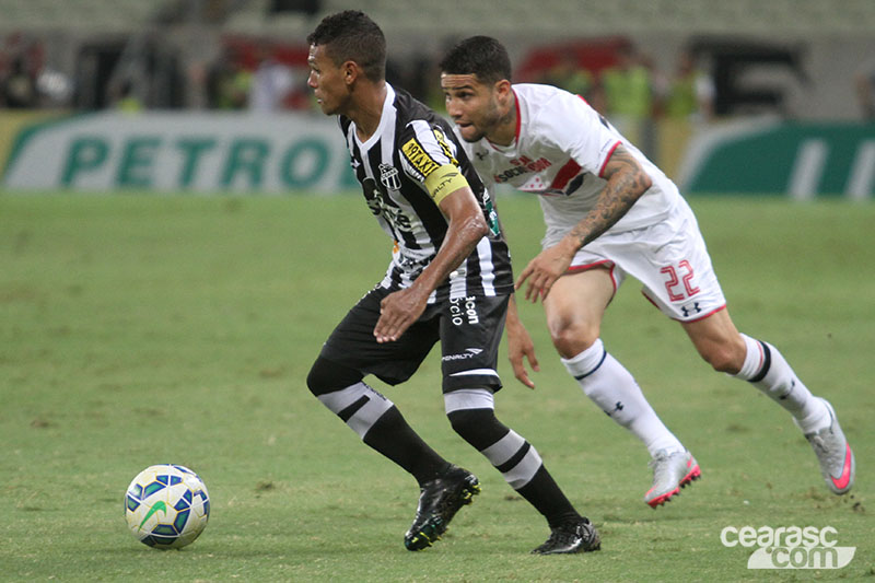 [26-08] Ceará 0 x 3 São Paulo - 23