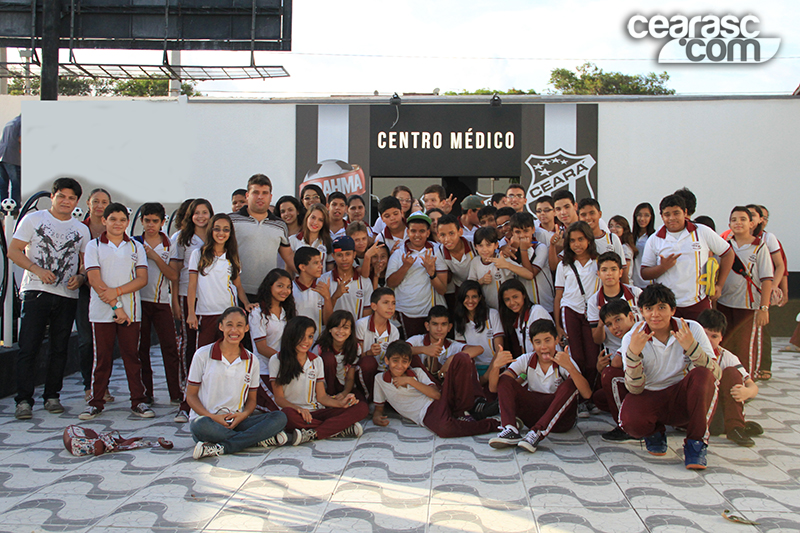[05-11] Alunos do Colégio Silvia Helena visitam a sede do Vozão - 01 - 9