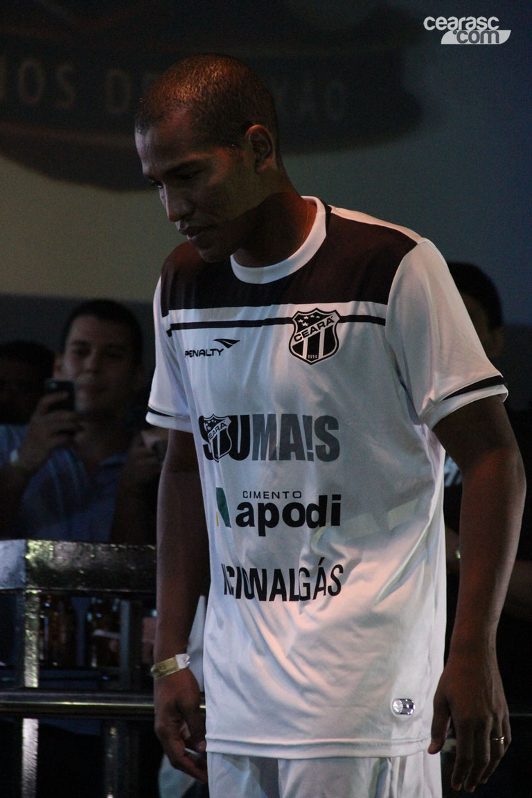 [26-02] Lançamento dos uniformes 2015 - Desfile - 18