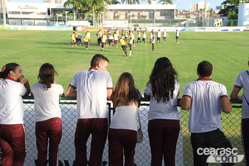 [05-11] Alunos do Colégio Silvia Helena visitam a sede do Vozão - 01 - 17