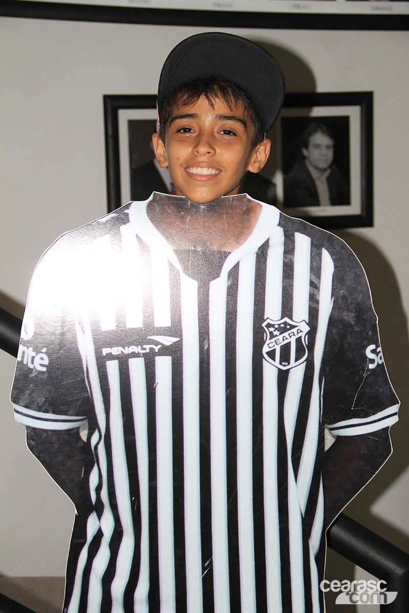 [05-11] Alunos do Colégio Silvia Helena visitam a sede do Vozão - 02 - 7