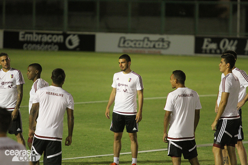[10-10] Seleção Venezuelana treina em Porangabuçu - 6