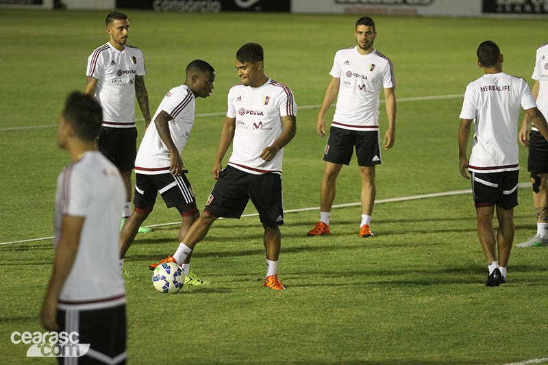 [10-10] Seleção Venezuelana treina em Porangabuçu - 7