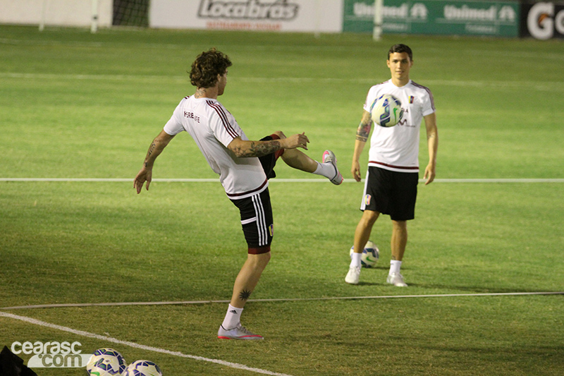 [10-10] Seleção Venezuelana treina em Porangabuçu - 11