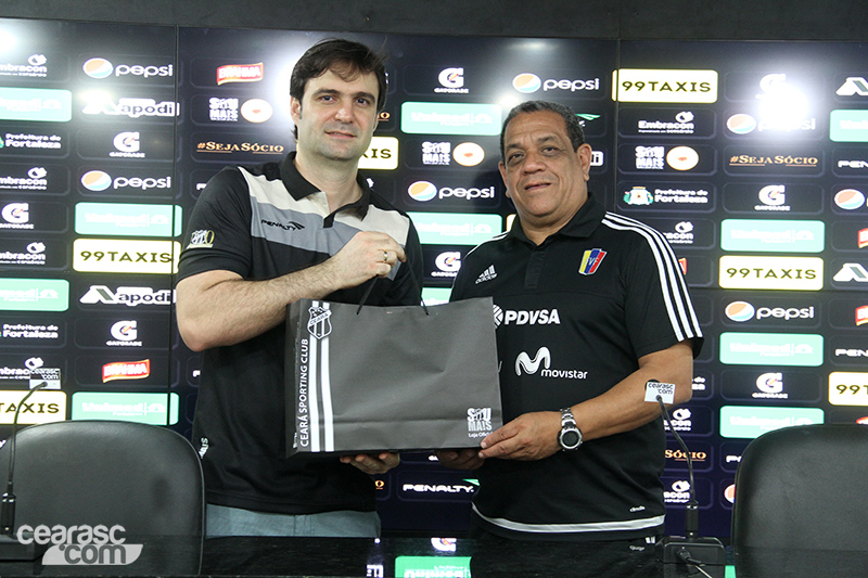 [10-10] Seleção Venezuelana treina em Porangabuçu - 16