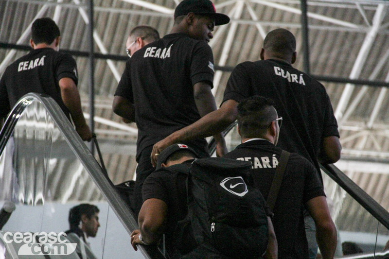 [04-09] Ceará segue viagem para SP - 5