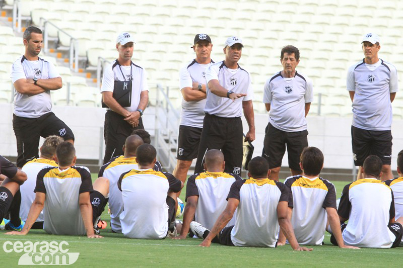 [10-01] Treino coletivo - Arena Castelão - 1