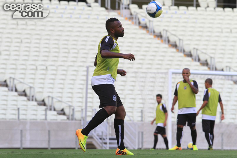 [10-01] Treino coletivo - Arena Castelão - 4