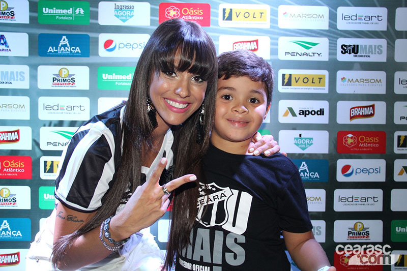 [26-02] Lançamento dos uniformes 2015 - Carol Dias 01 - 24