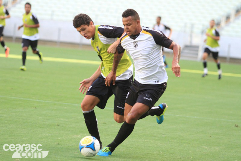[10-01] Treino coletivo - Arena Castelão - 9