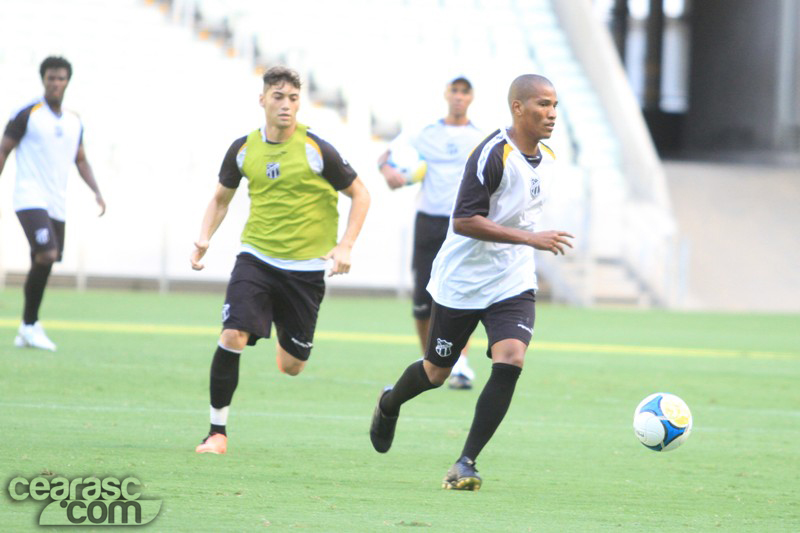 [10-01] Treino coletivo - Arena Castelão - 16