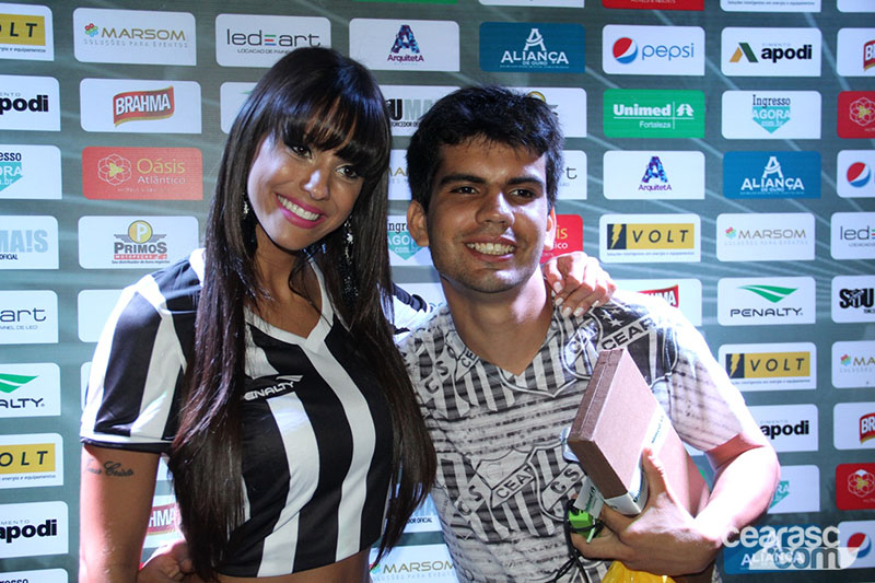 [26-02] Lançamento dos uniformes 2015 - Carol Dias 02 - 11