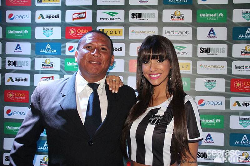 [26-02] Lançamento dos uniformes 2015 - Carol Dias 02 - 21