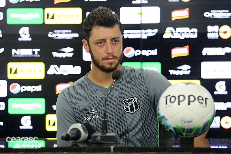 [11- 01-2017] - Entrevistas Coletiva - Felipe Menezes e Lucas - 5