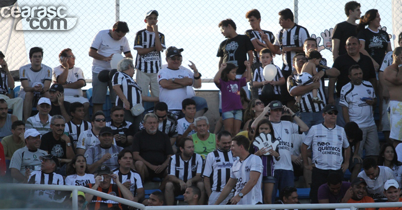 [29-04] Ceará 4 x 0 Tiradentes - TORCIDA - 11