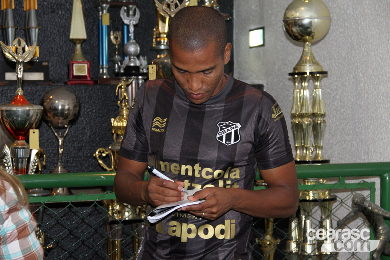 [08-09] Lançamento do terceiro uniforme Penalty Ceará - 03 - 6