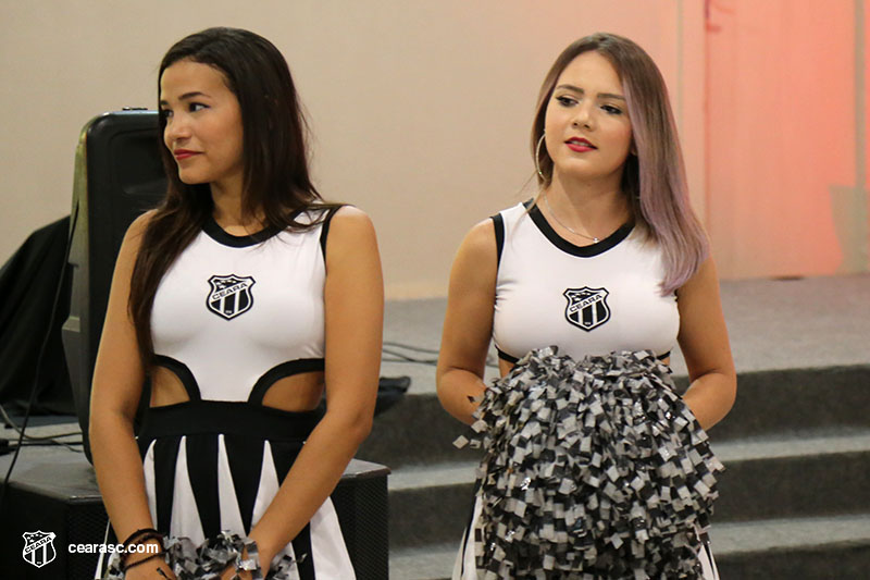 [05-09-2017] Vovo vai a Escola - Logos - 14