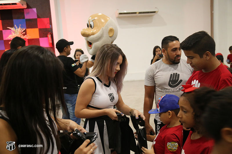 [05-09-2017] Vovo vai a Escola - Logos - 24