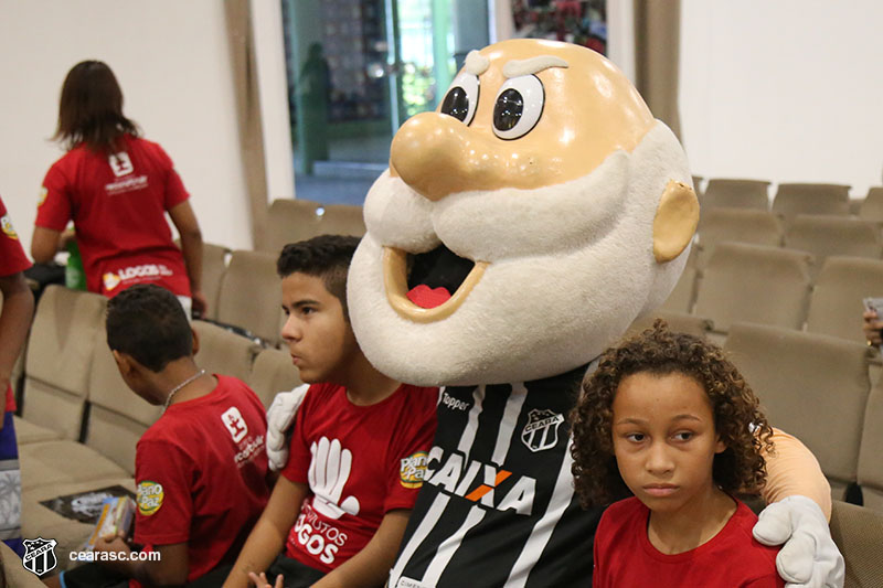 [05-09-2017] Vovo vai a Escola - Logos - 30