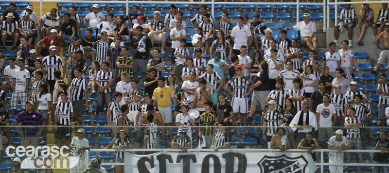 [29-04] Ceará 4 x 0 Tiradentes - TORCIDA - 21