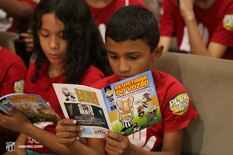 [05-09-2017] Vovo vai a Escola - Logos - 42