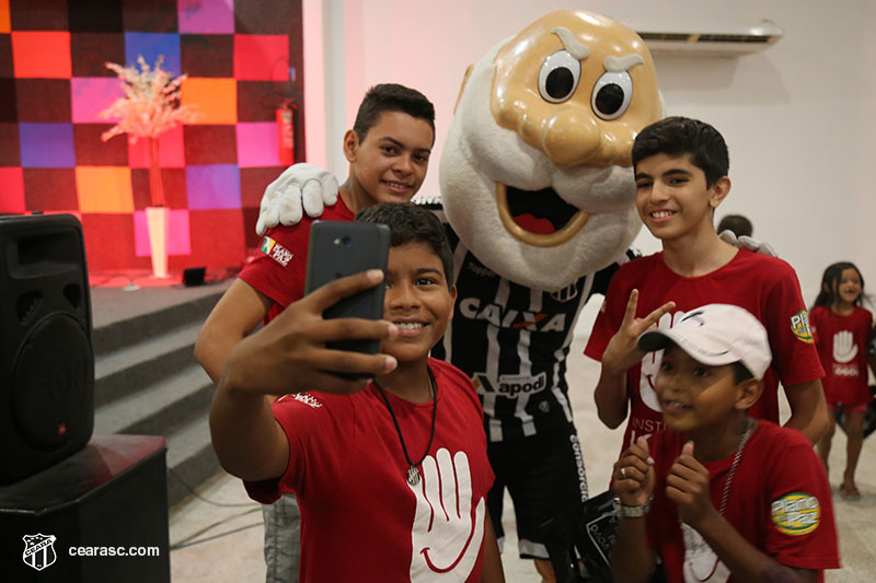 [05-09-2017] Vovo vai a Escola - Logos - 52