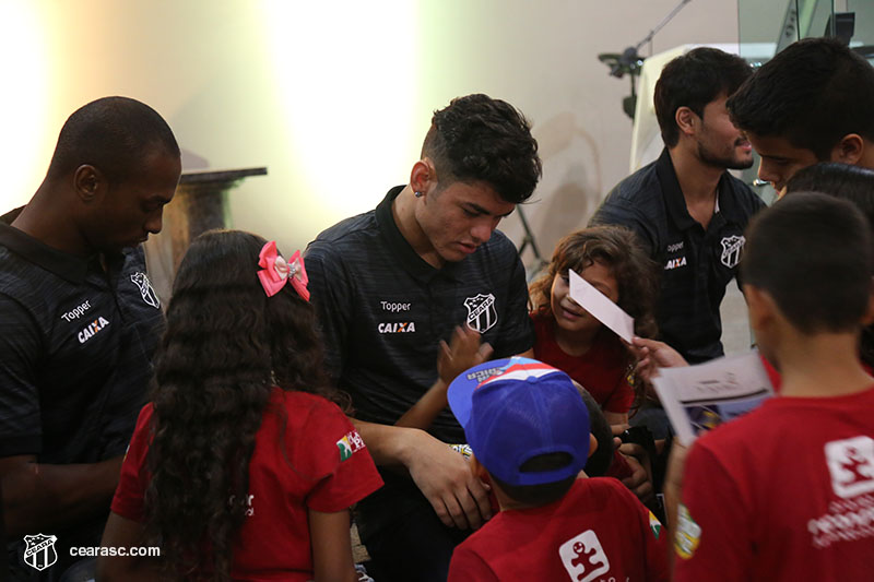 [05-09-2017] Vovo vai a Escola - Logos - 70