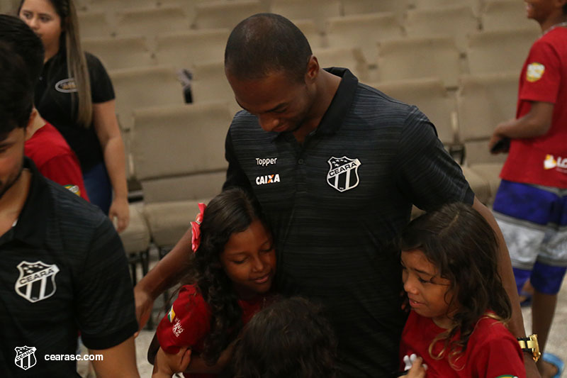 [05-09-2017] Vovo vai a Escola - Logos - 73