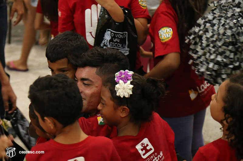 [05-09-2017] Vovo vai a Escola - Logos - 76