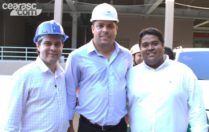 [25-05] Ronaldo recebe camisa do Ceará - 8