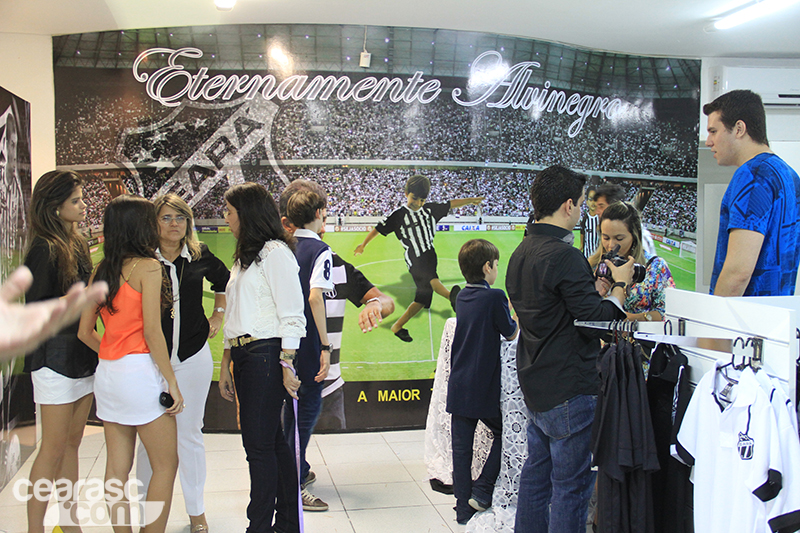 [26-09] Lançamento da Fachada + Loja Oficial - 02 - 13