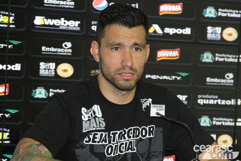 [24-07] Apresentação do goleiro Tiago - 8