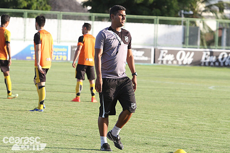 [04-11] Treino físico + técnico - Comissão Técnica - 14