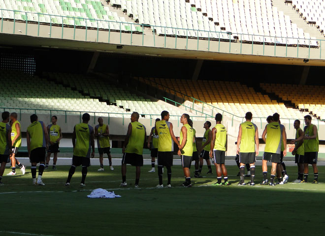 [26-11] Treino Coletivo no Castelão - 2