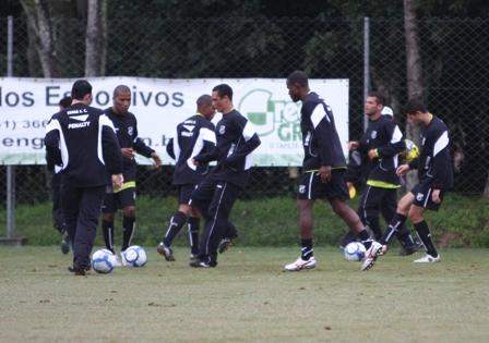 Elenco treina em Porto Alegre - 7