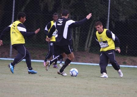Elenco treina em Porto Alegre - 16