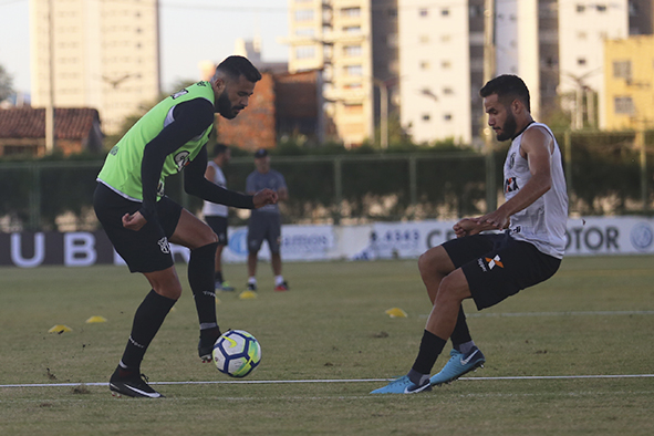 No Vovozão, Ceará volta aos treinos visando retorno no Brasileirão 