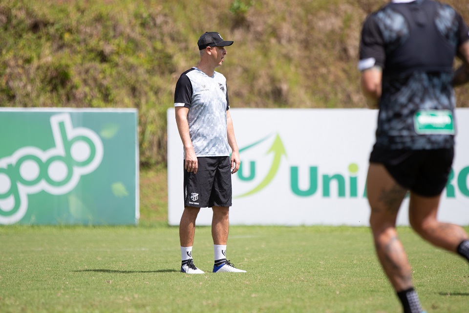 Tiago Nunes fala sobre a vaga nas quartas de final da Copa do Nordeste e projeta jogo diante do CRB