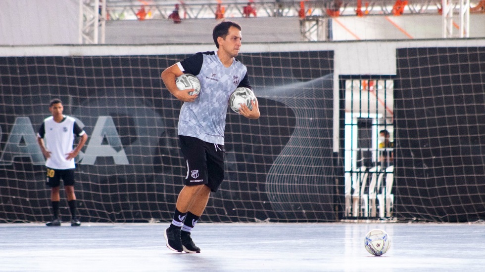 Futsal: Davi Mendonça tem aproveitamento de 86,6% no comando do futsal alvinegro