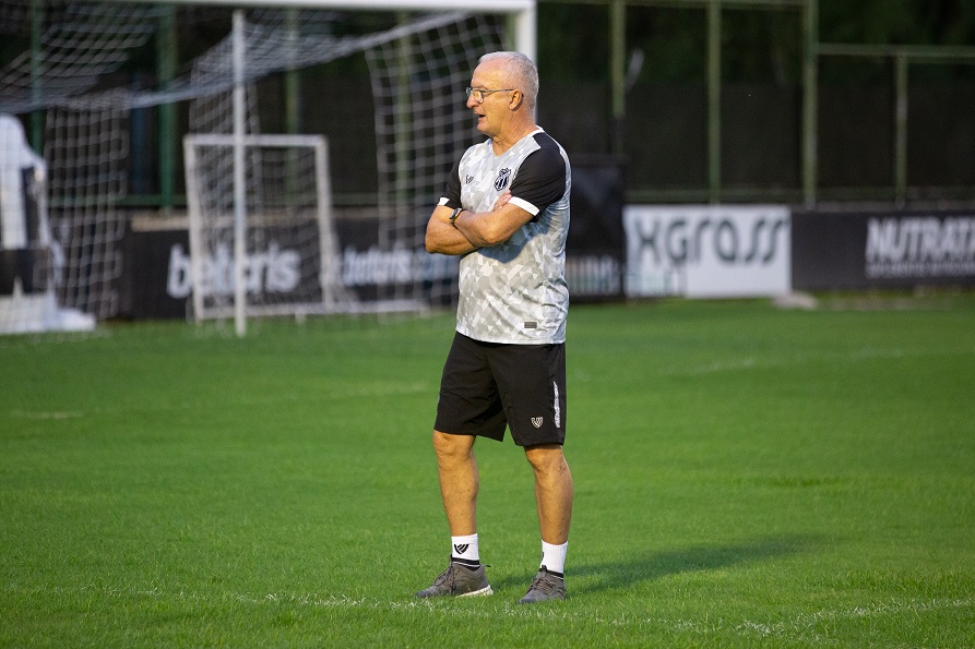 Em Porangabuçu, Dorival Júnior comanda primeiro treino visando a estreia na CONMEBOL Sudamericana