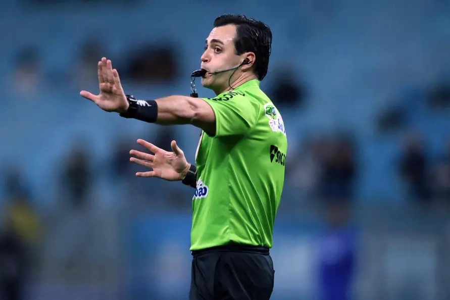 Camp. Brasileiro: Gaúcho Lucas Rechatiko Horn apita a estreia do Ceará diante do São Bernardo/SP