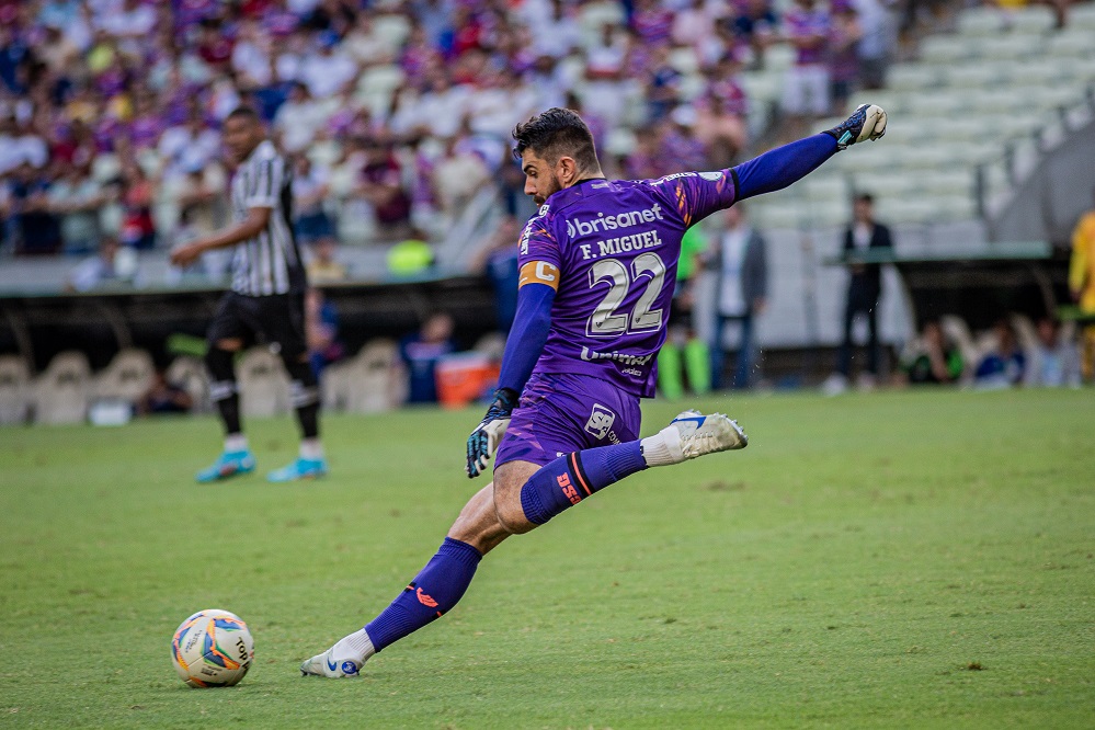 Fernando Miguel valoriza o apoio do ataque no bom momento da defesa: “O modelo ofensivo do Mancini nos ajuda defensivamente”