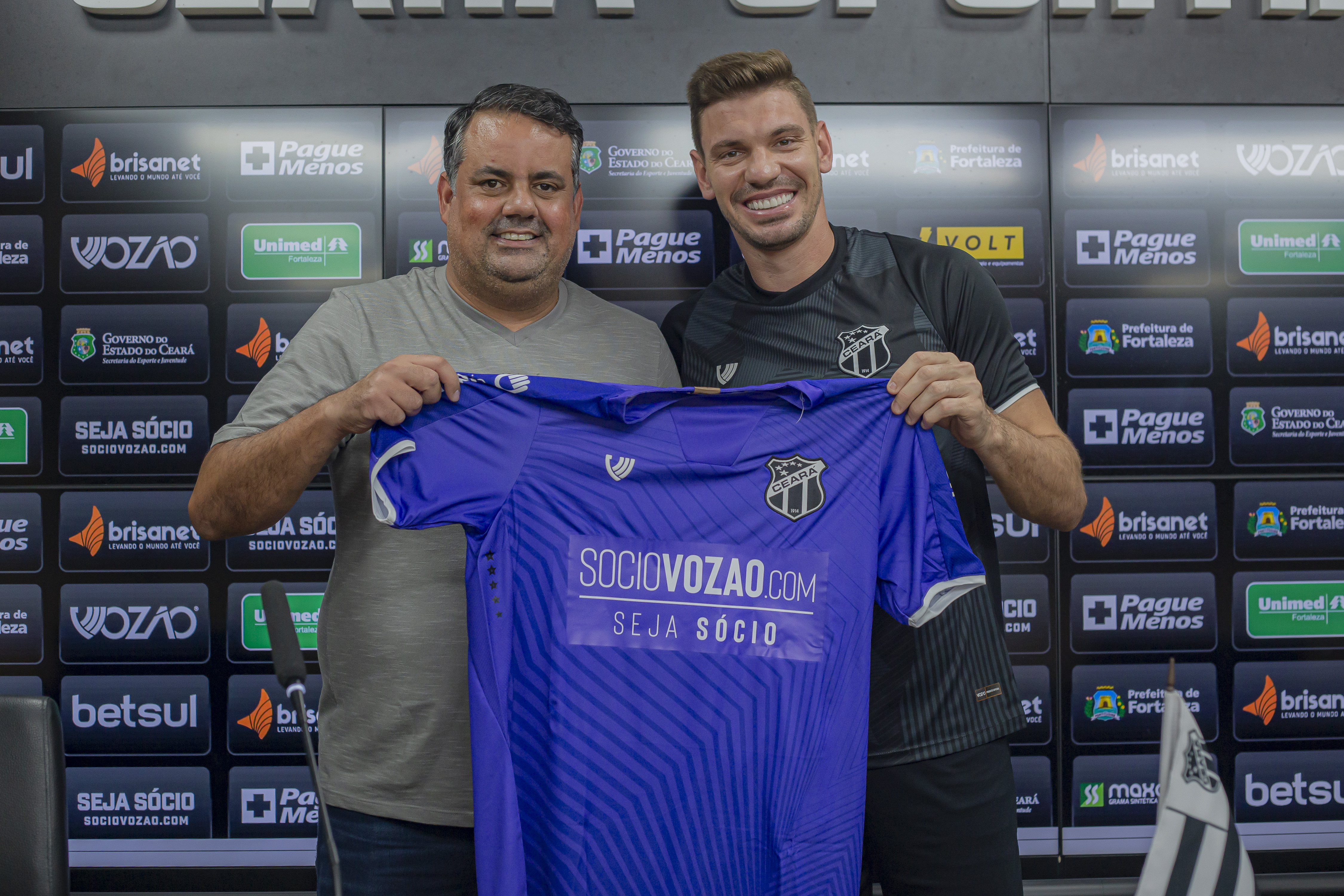 Recém-contratado, goleiro João Ricardo é oficialmente apresentado